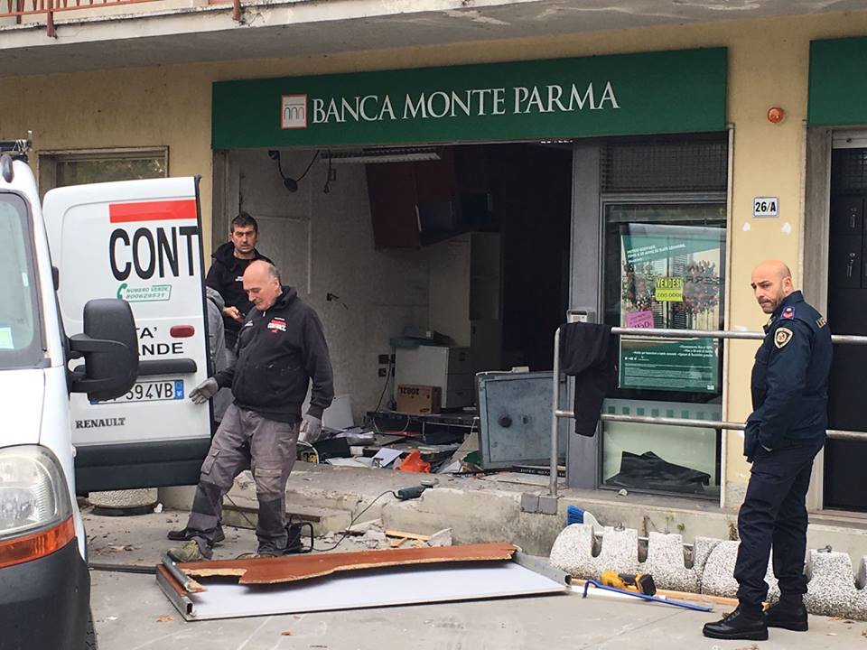 Collecchio e San Polo di Torrile: assalti ai bancomat - ParmaPress24 (Satira) (Comunicati Stampa) (Registrazione) (Blog)