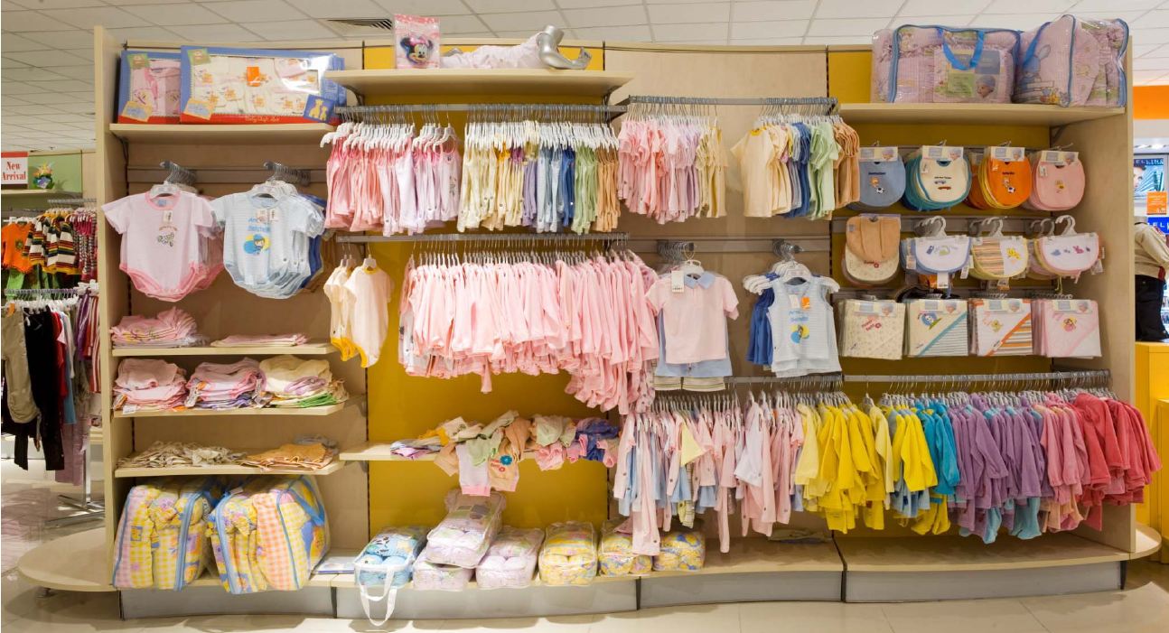 arredamenti-negozi-abbigliamento-bambino-lo-07 - ParmaPress24